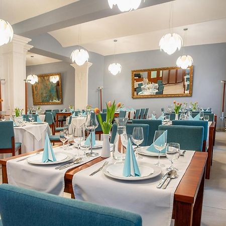 Hotel Academic Зволен Экстерьер фото