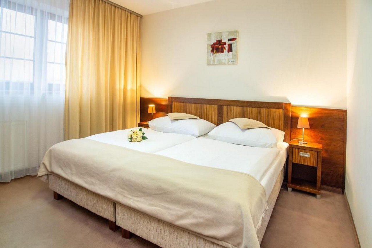 Hotel Academic Зволен Экстерьер фото