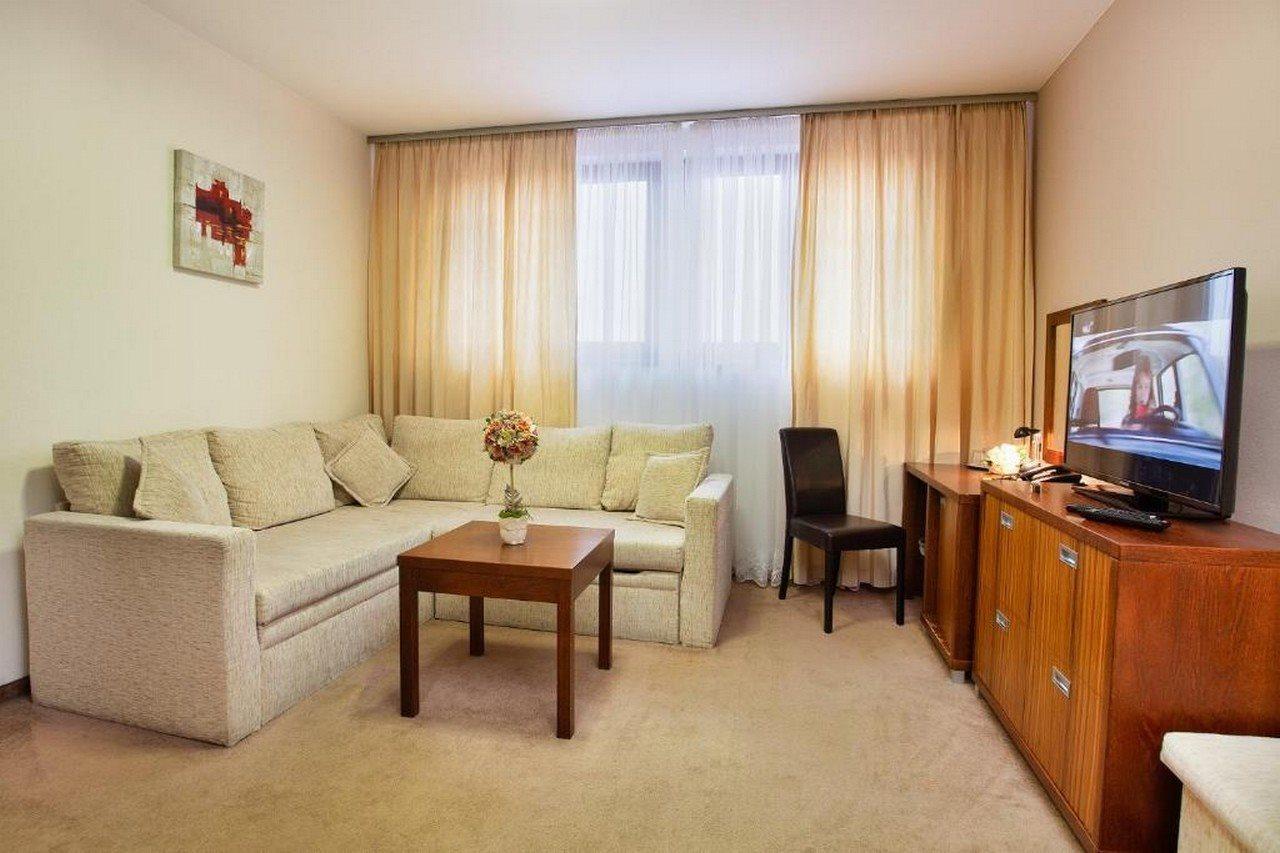 Hotel Academic Зволен Экстерьер фото