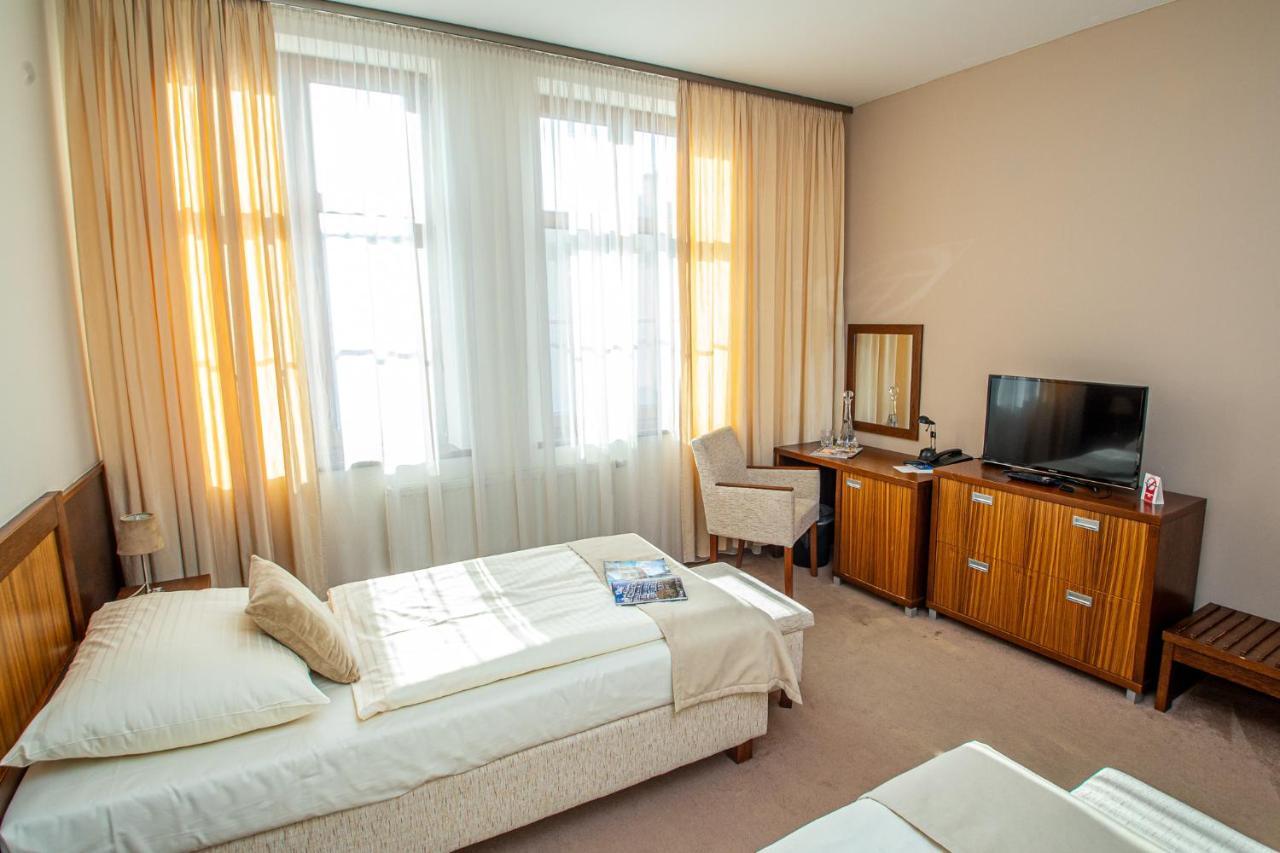 Hotel Academic Зволен Экстерьер фото