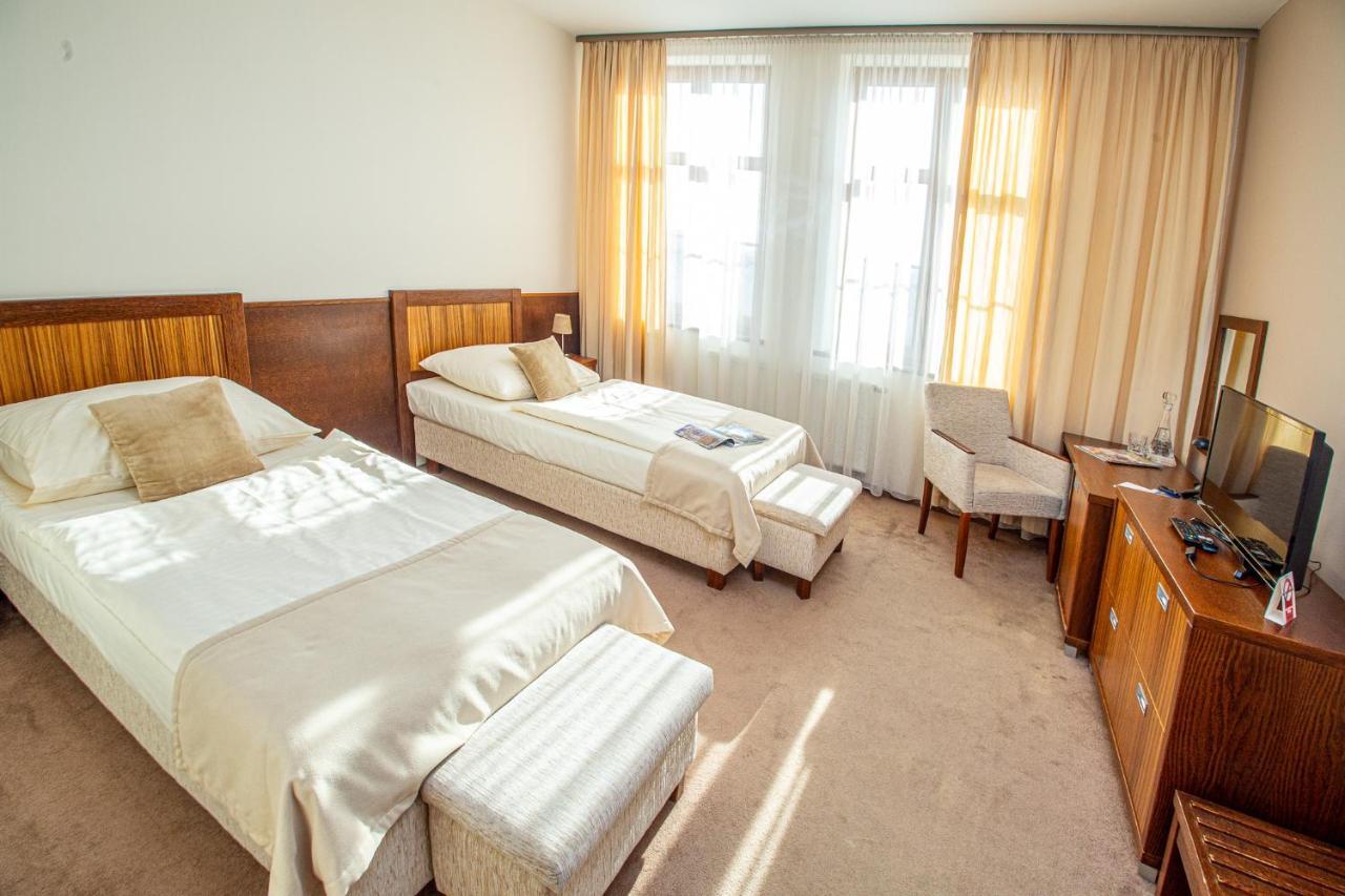 Hotel Academic Зволен Экстерьер фото