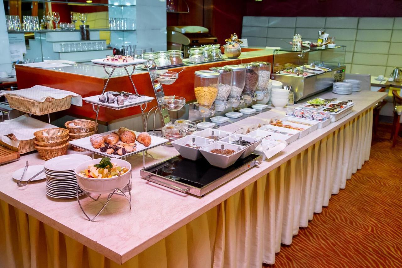 Hotel Academic Зволен Экстерьер фото
