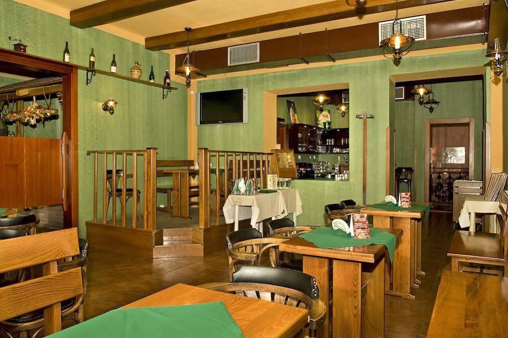 Hotel Academic Зволен Экстерьер фото